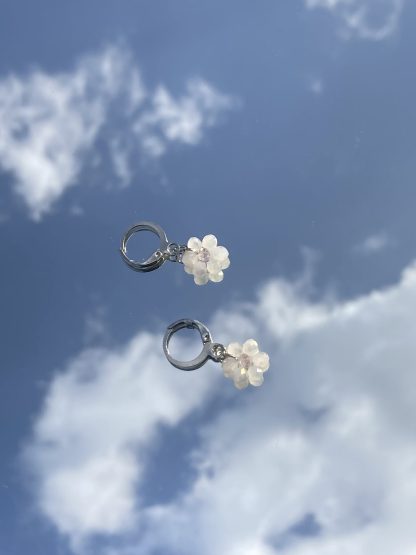 daisy dangling - Image 2